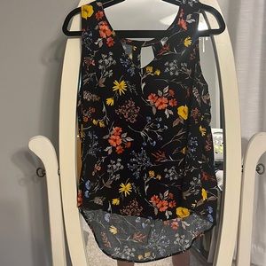 Black flower tank top
